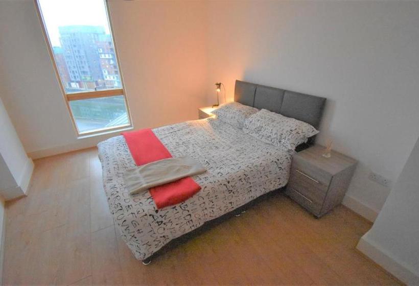 Toothbrush Apartments   Ipswich Waterfront   Quayside