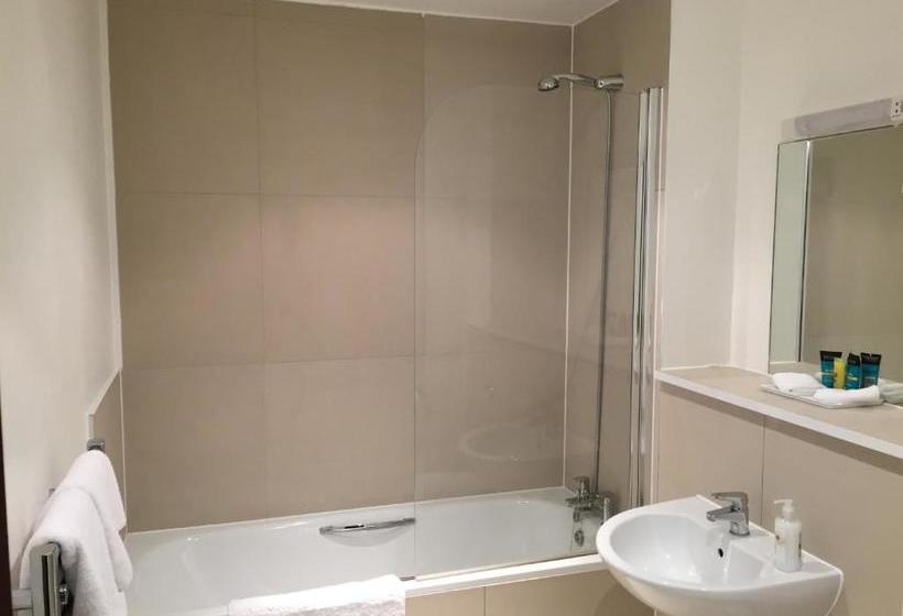 Toothbrush Apartments   Ipswich Waterfront   Quayside