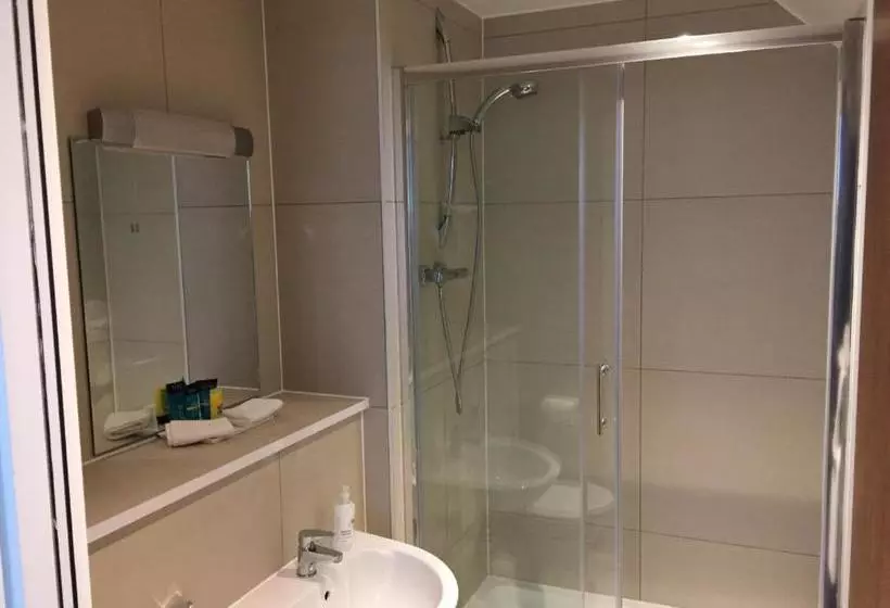 Toothbrush Apartments   Ipswich Waterfront   Quayside