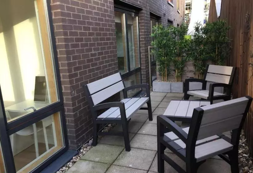 Toothbrush Apartments   Ipswich Waterfront   Quayside