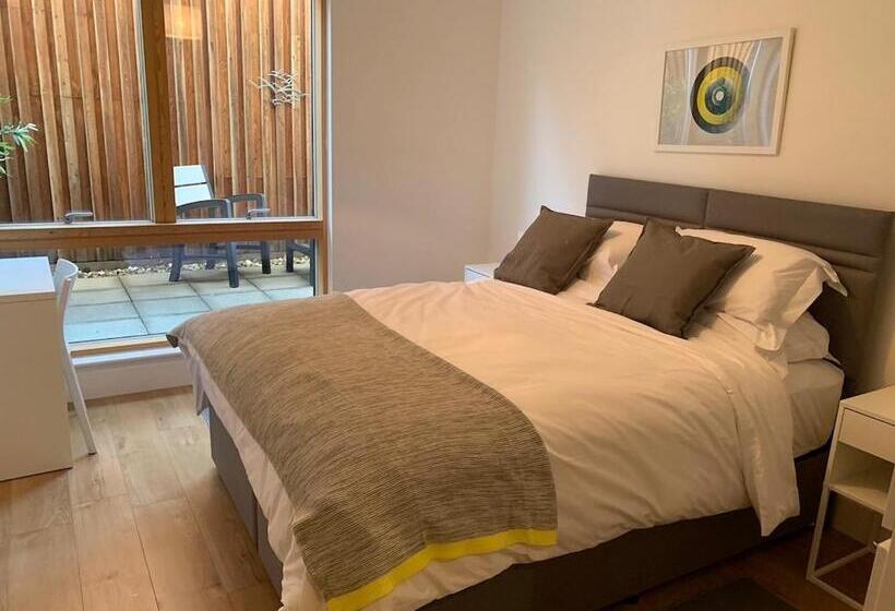 Toothbrush Apartments   Ipswich Waterfront   Quayside