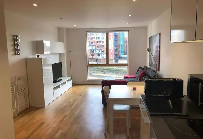 Toothbrush Apartments   Ipswich Waterfront   Quayside