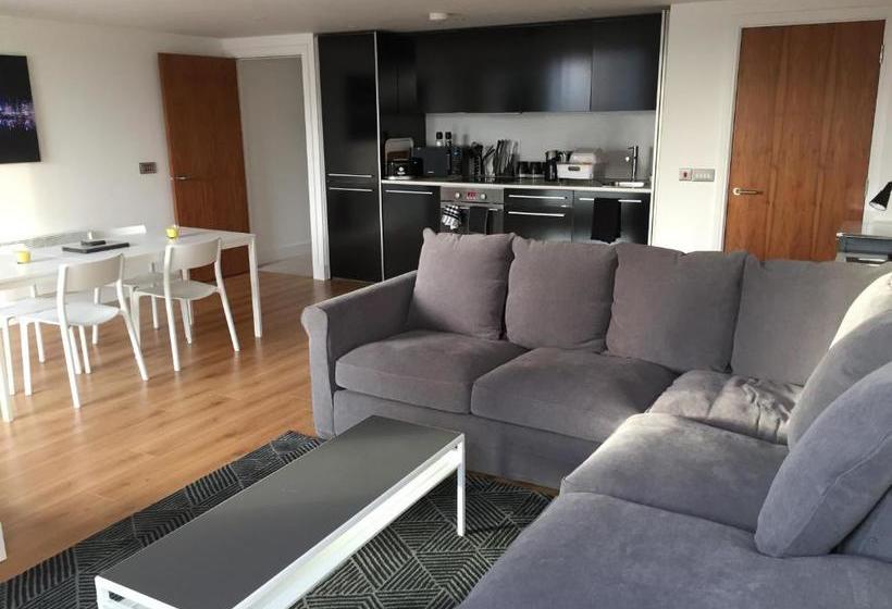 Toothbrush Apartments   Ipswich Waterfront   Quayside