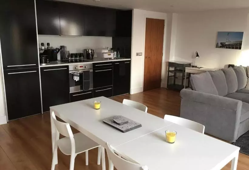 Toothbrush Apartments   Ipswich Waterfront   Quayside