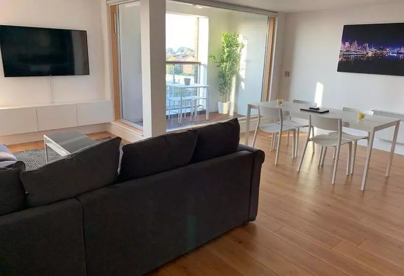 Toothbrush Apartments   Ipswich Waterfront   Quayside