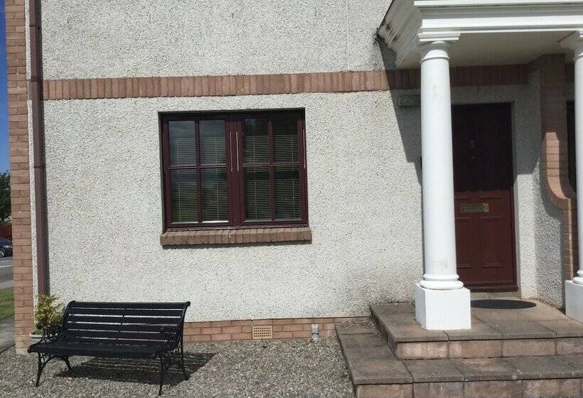 Two Bedroom Glen View Free Parking