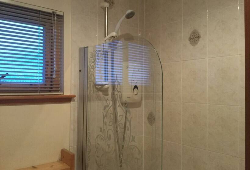 Two Bedroom Glen View Free Parking