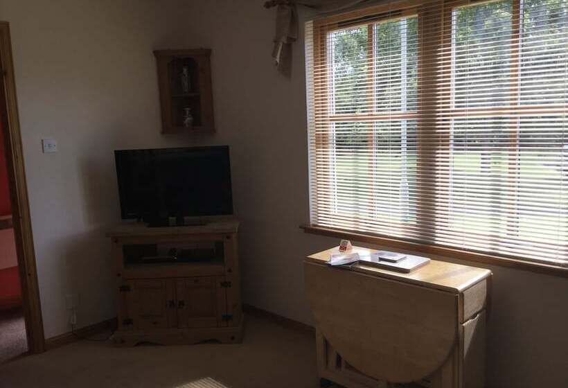 Two Bedroom Glen View Free Parking