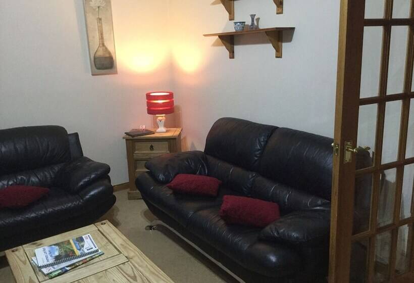 Two Bedroom Glen View Free Parking