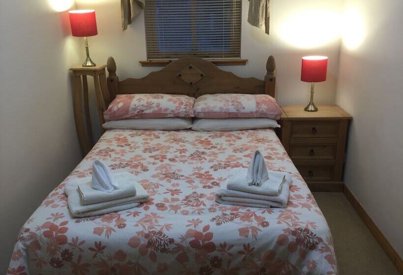 Two Bedroom Glen View Free Parking