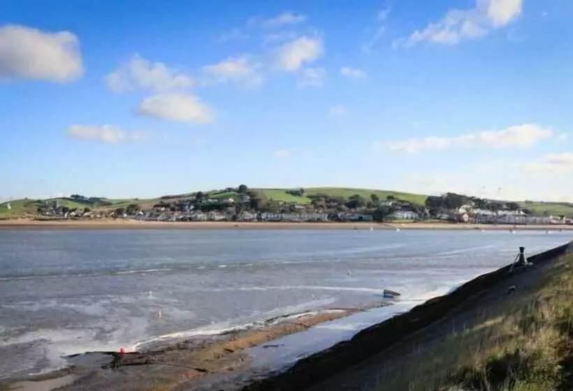 Appledore Yardarm 4 Bedrooms