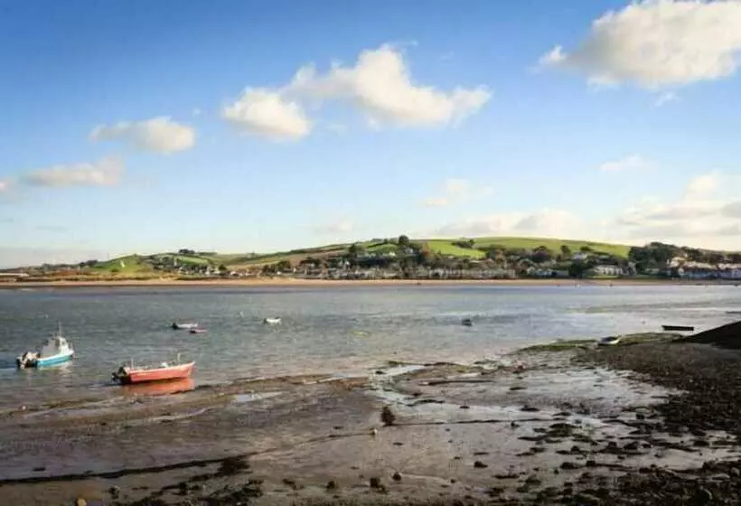 Appledore Yardarm 4 Bedrooms