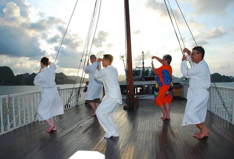 هتل Huong Hai Sealife Cruise