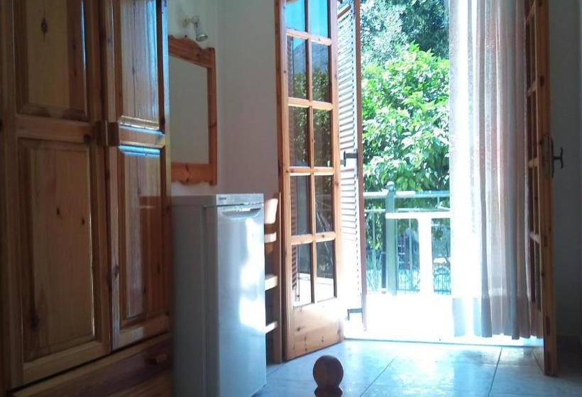 Pensión Saint Sunday Parga