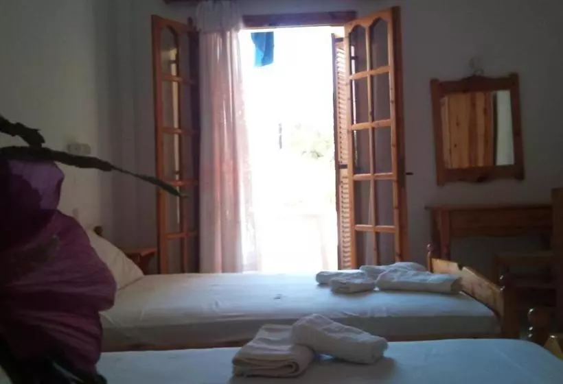 Pension Saint Sunday Parga