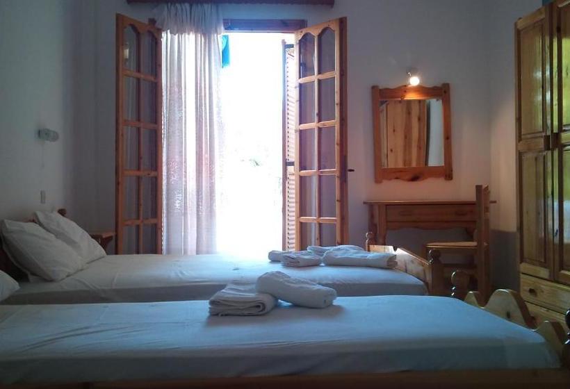 Pensión Saint Sunday Parga