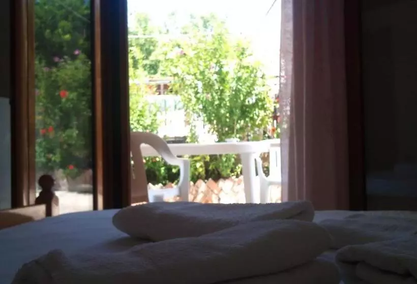 Pension Saint Sunday Parga