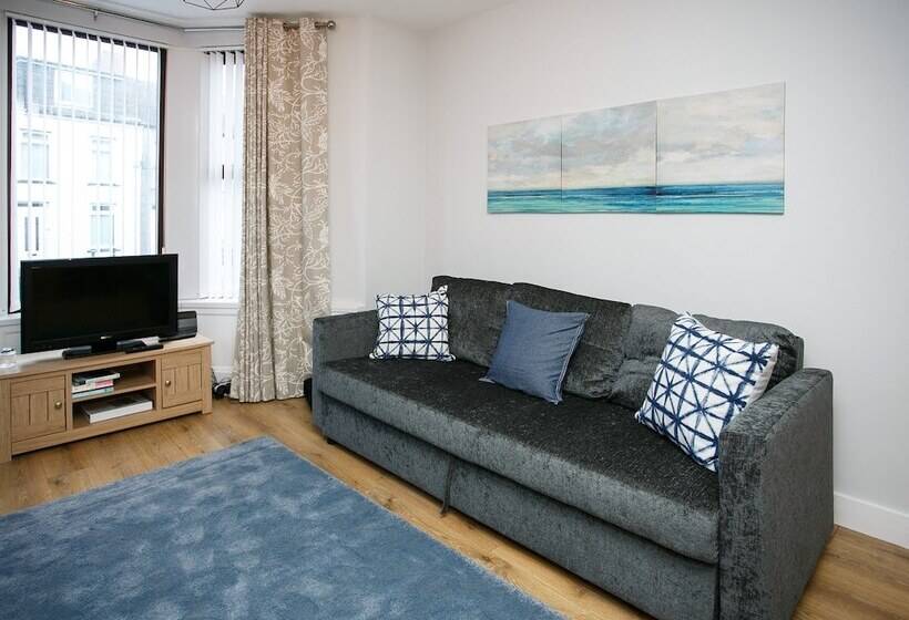 The Nautical Apartment