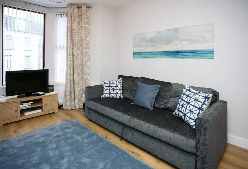 The Nautical Apartment