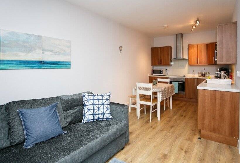 The Nautical Apartment