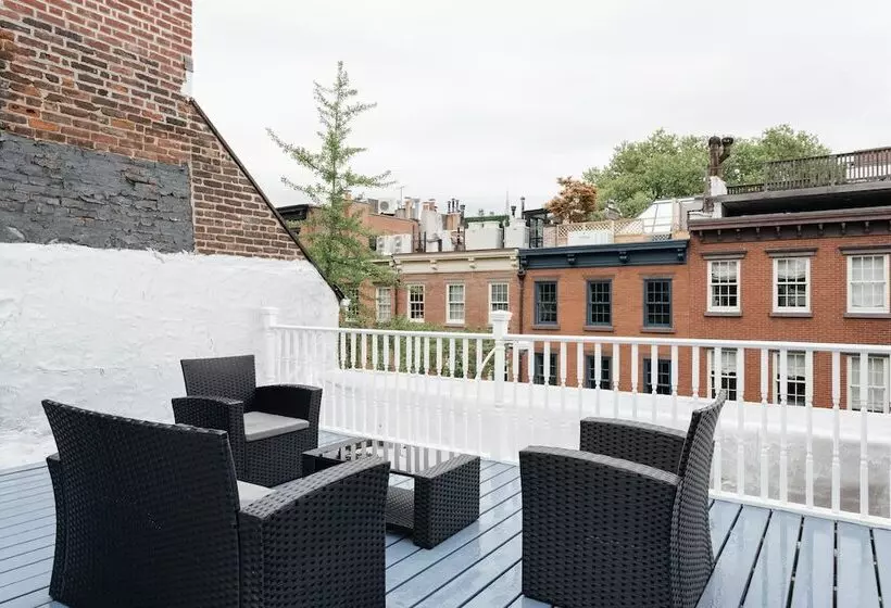 West Village 2 Br And Private Roof Deck