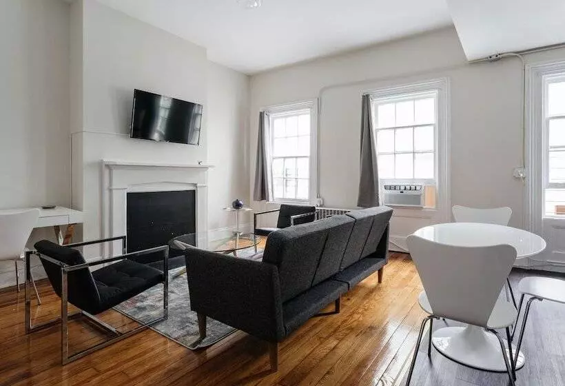 West Village 2 Br And Private Roof Deck