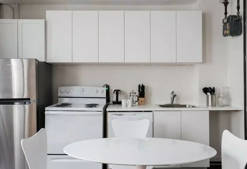 West Village 2 Br And Private Roof Deck