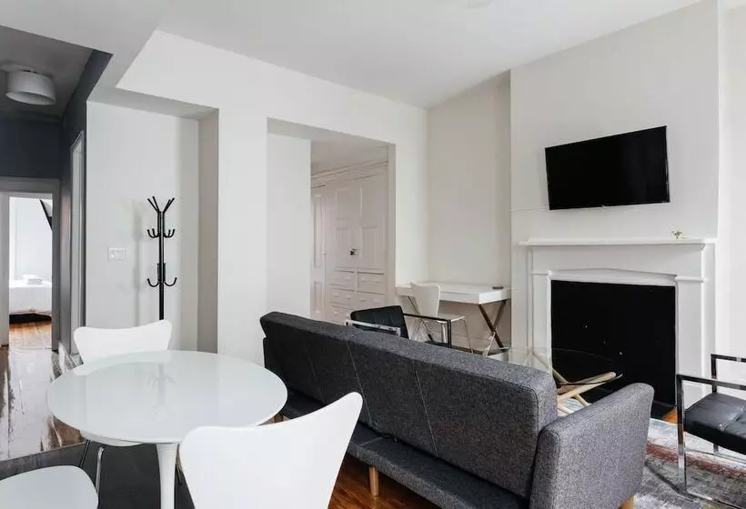 West Village 2 Br And Private Roof Deck