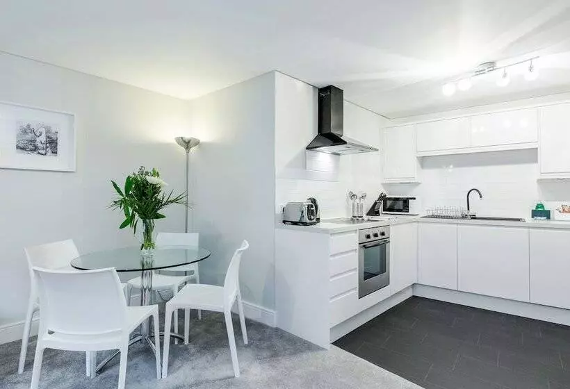 Roomspace Apartments  Marina Place