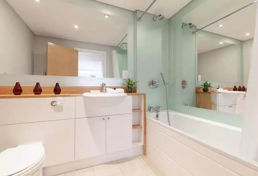 Roomspace Apartments  Marina Place