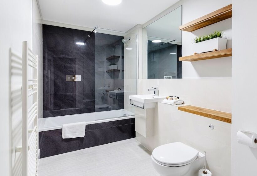 Roomspace Apartments  Marina Place