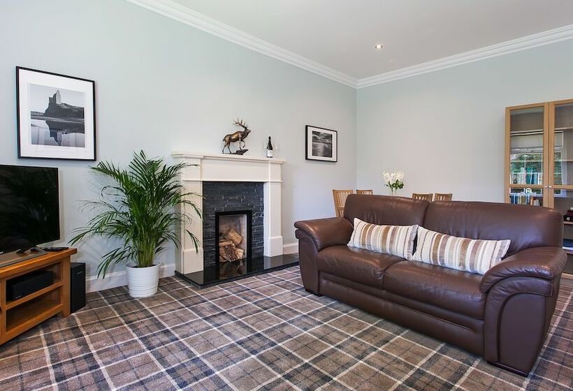 The Old Manse House   Apartment