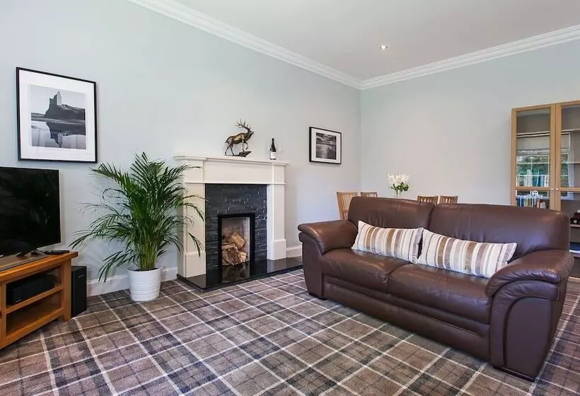 The Old Manse House   Apartment