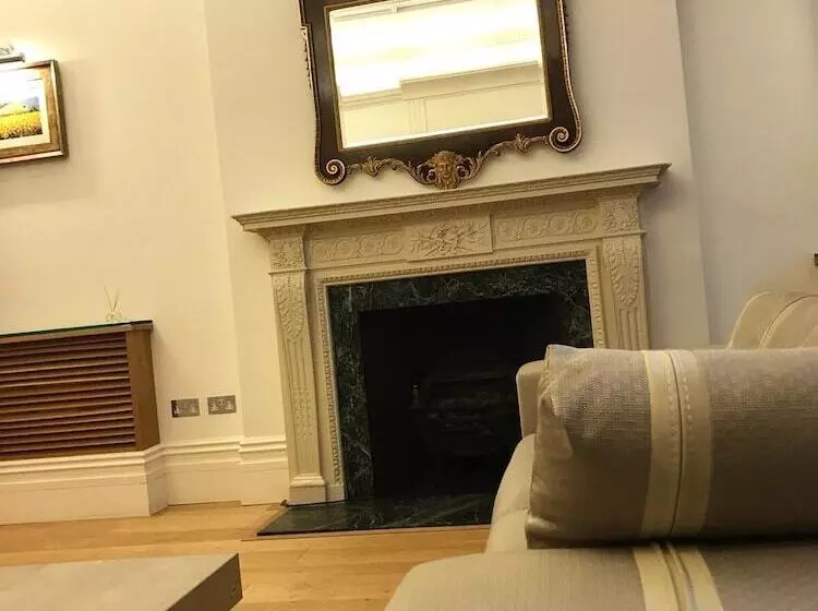 Yeoman S Row Townhouse