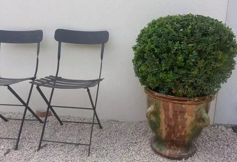 تختخواب و صبحانه Chambre D Hôtes Le Secadou