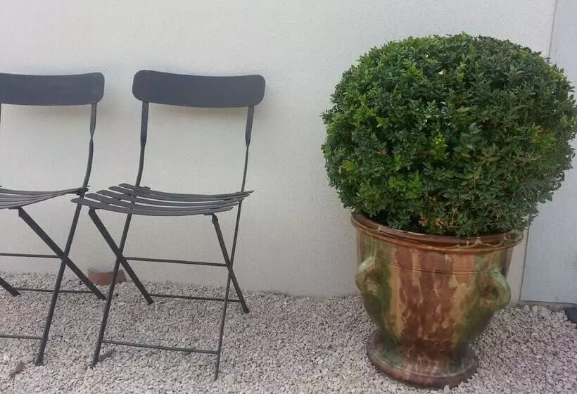 تختخواب و صبحانه Chambre D Hôtes Le Secadou