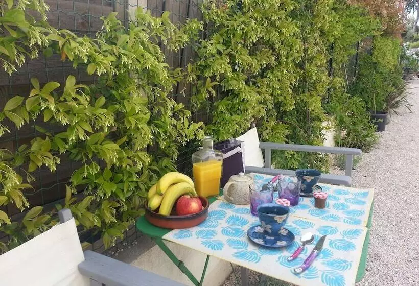 تختخواب و صبحانه Chambre D Hôtes Le Secadou