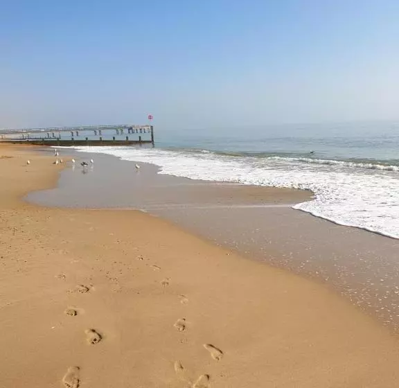 Bournemouth Hot Tub & Sauna Holiday Let