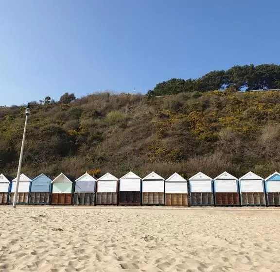 Bournemouth Hot Tub & Sauna Holiday Let