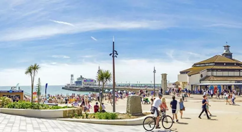 Bournemouth Hot Tub & Sauna Holiday Let