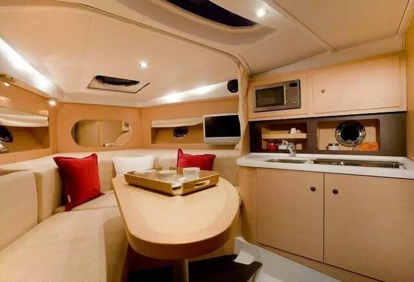 هتل Bateau De Prestige