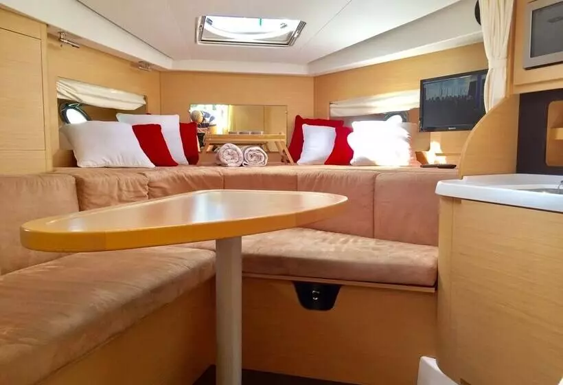 هتل Bateau De Prestige