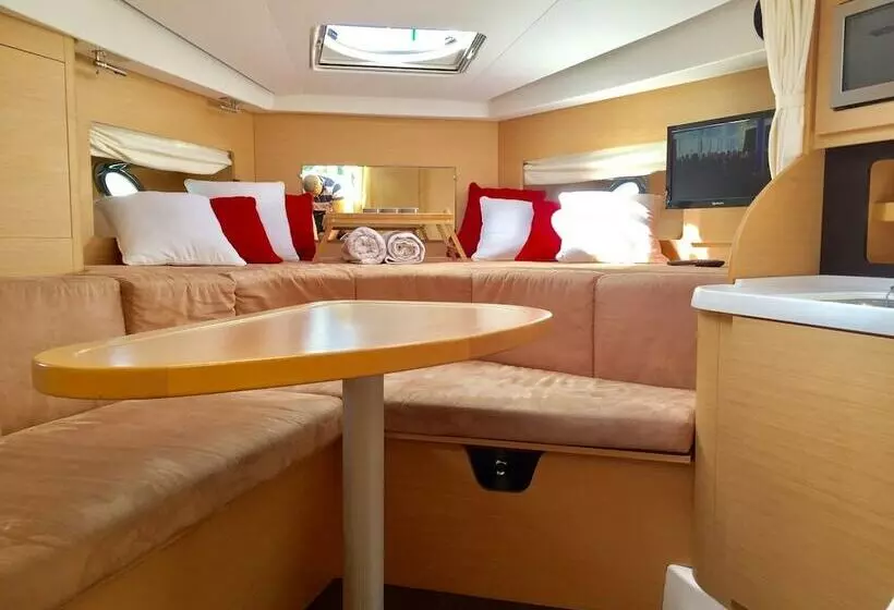 هتل Bateau De Prestige