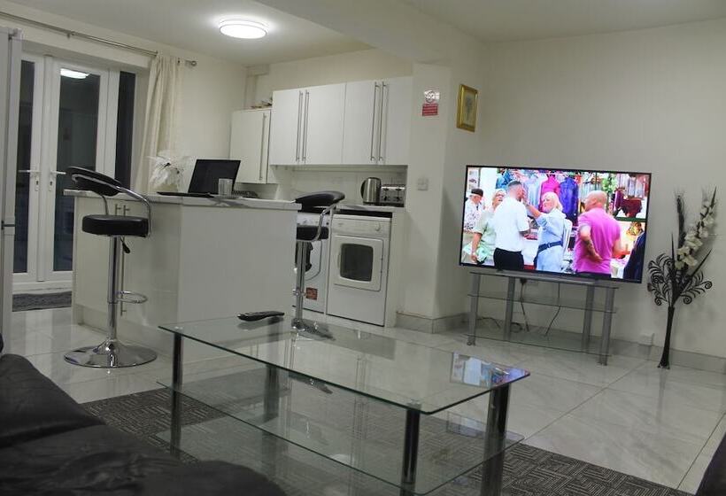 بنسيون Sidney Place