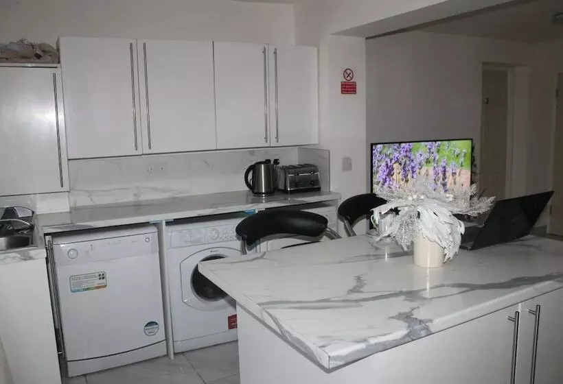 پانسیون Sidney Place