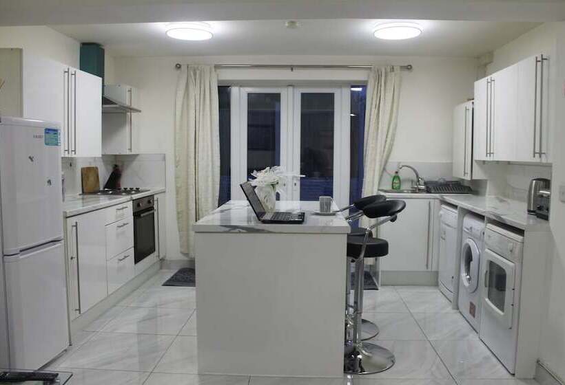 بنسيون Sidney Place