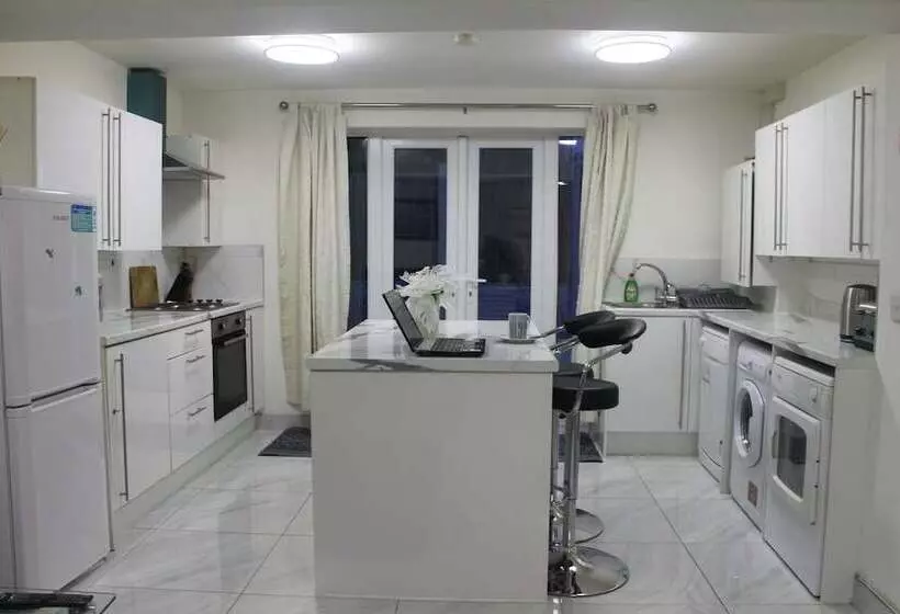 پانسیون Sidney Place