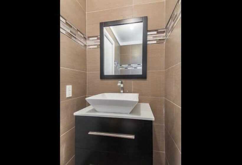 Rate Elegant Home With Hot Tub And Pool On Makai Golf Course