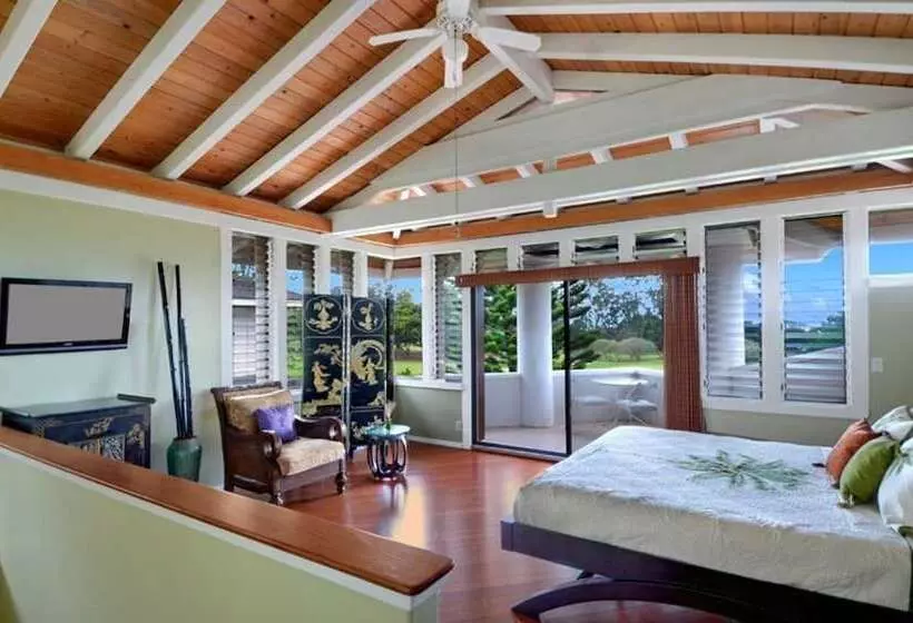 Rate Elegant Home With Hot Tub And Pool On Makai Golf Course