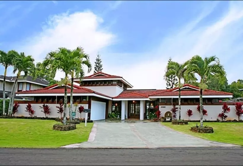 Rate Elegant Home With Hot Tub And Pool On Makai Golf Course